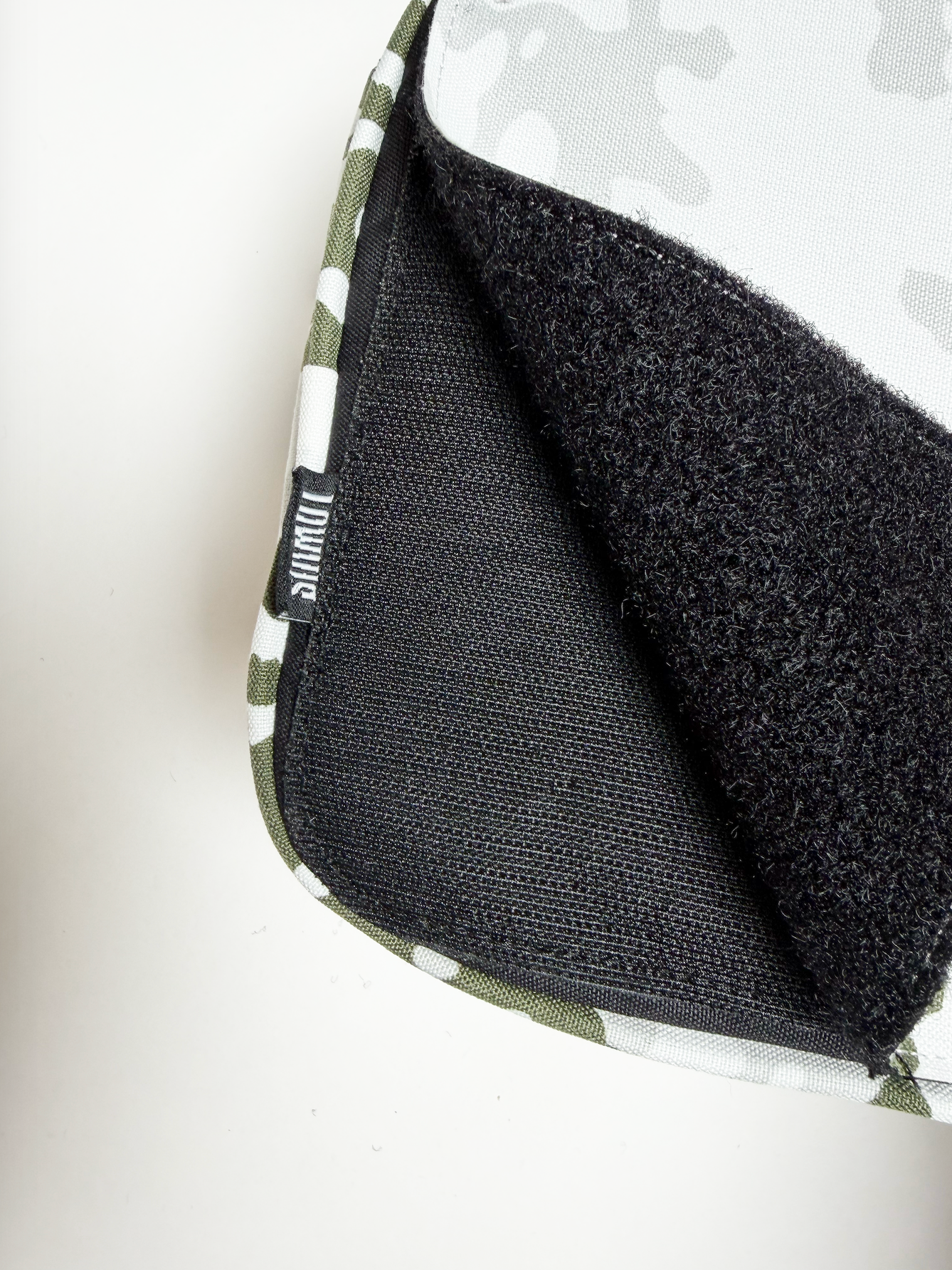 8x8 Case v2 - Winter Flecktarn